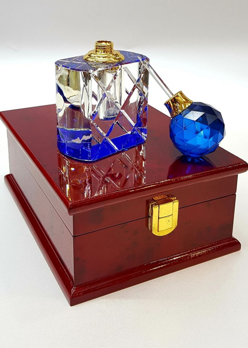 – Kristal Esans Parfüm Mavi Sarı Cam Çucuklu ve Ahşap Kutusunda