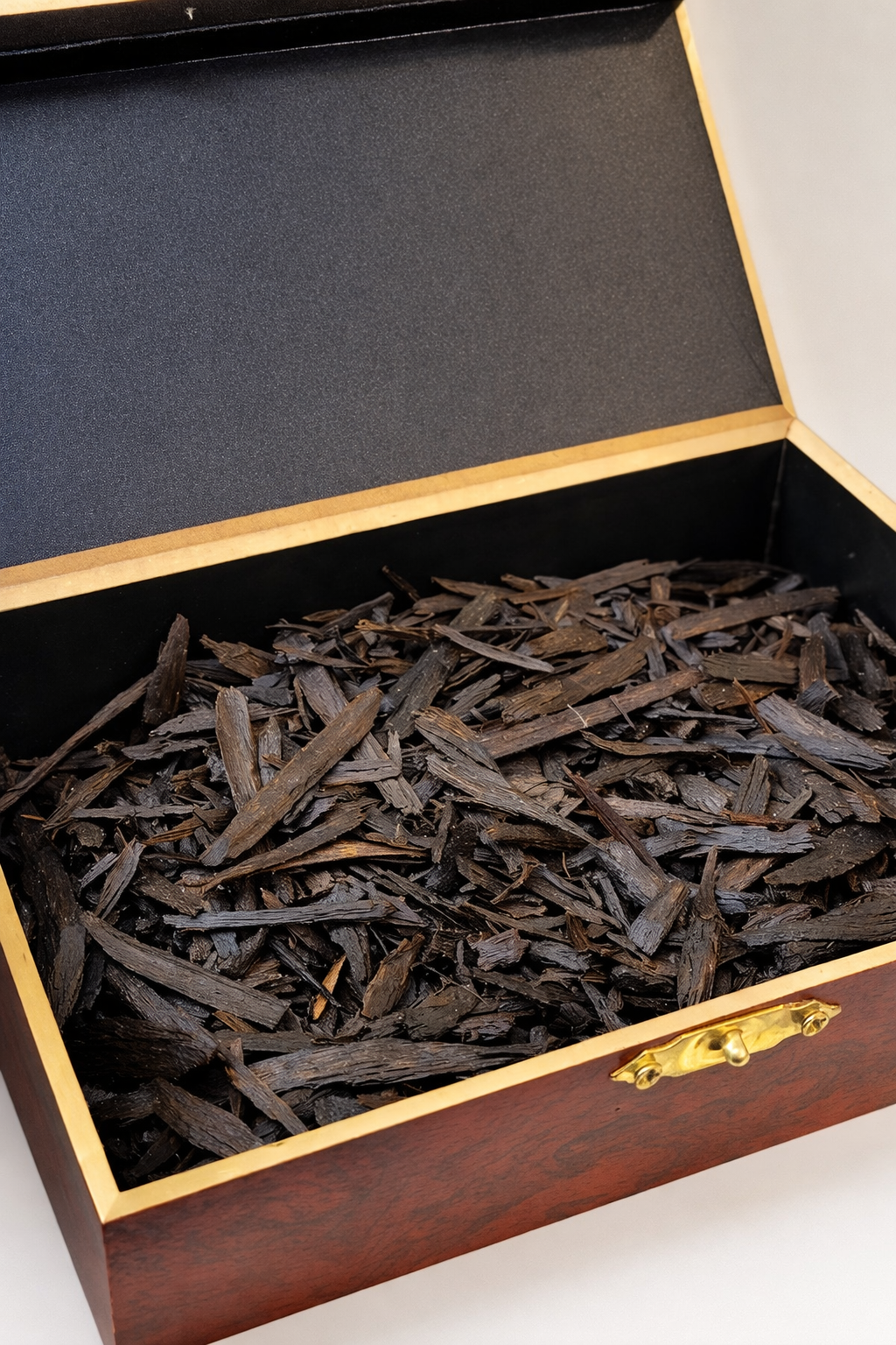 – Oud Musk Buhur 50 gr Öd Ağacı Odun Parçaları ve 10 Adet Kömür Oud Musk Buhur 50 gr Öd Ağacı Odun Parçaları ve 10 Adet Kömür - Görsel 4